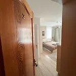 Villa Apartments *