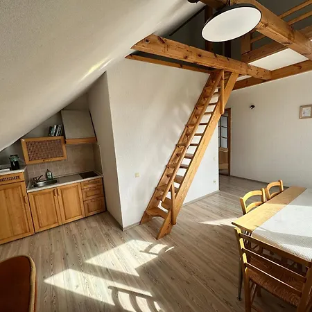 Villa Apartments شقة بالانغا